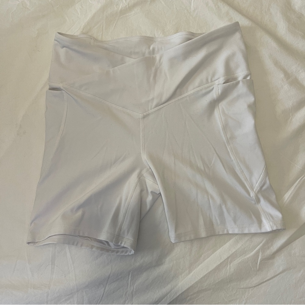Fabletics V-Waist Bike Shorts in white